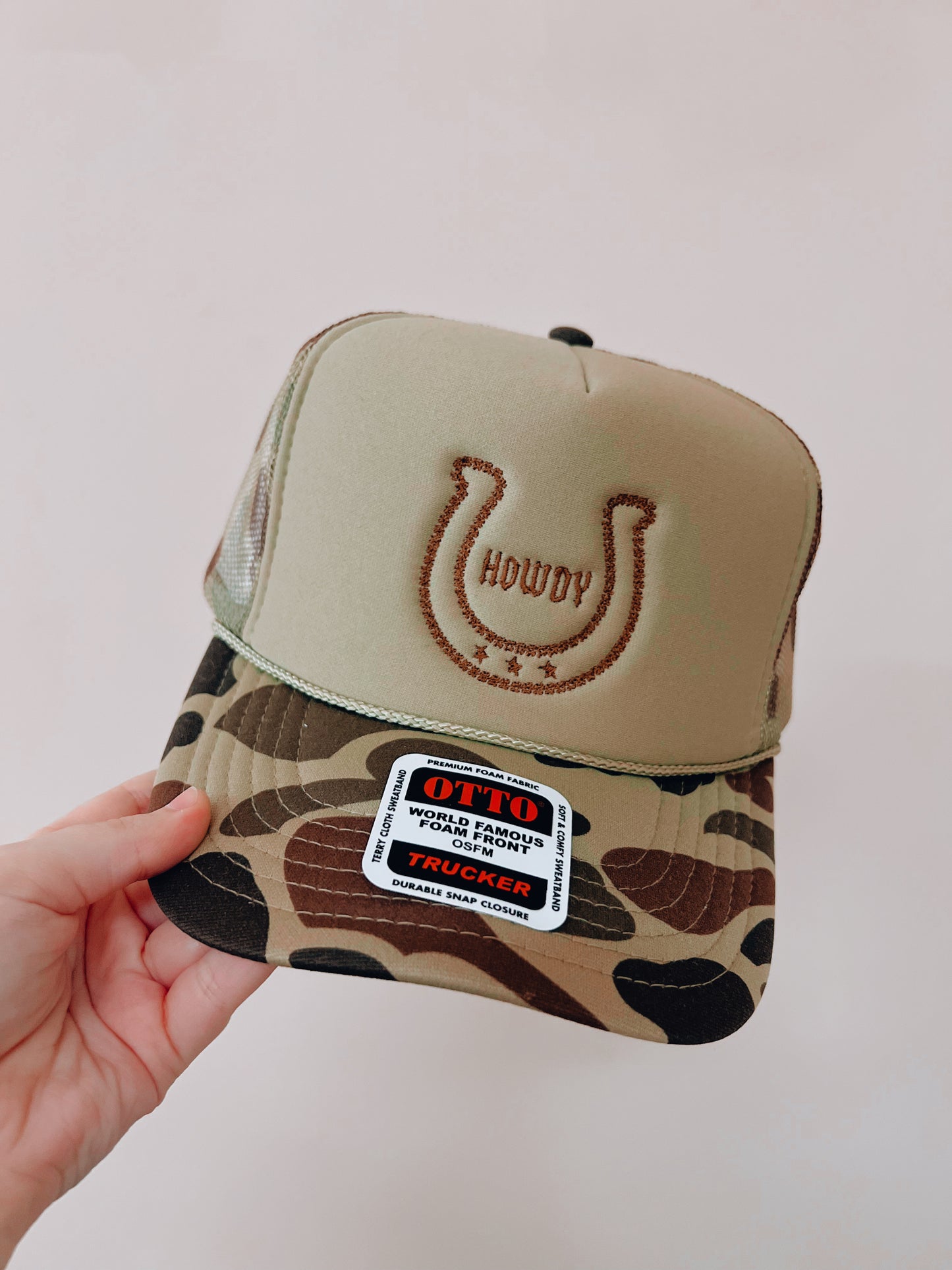 Howdy Horseshoe Trucker Hat