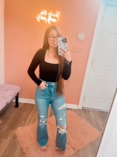 The Chelsie Distressed Crop Jeans